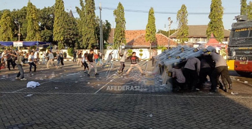 Simulasi Sispamkota Polres Situbondo, Antisipasi Tindakan Anarkis dan Provokasi dalam Pemilu 2024