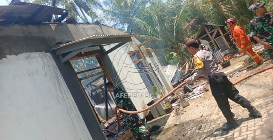 Api Dalam Tungku Terhempas Angin, Rumah Warga Desa Ngulankulon Terbakar