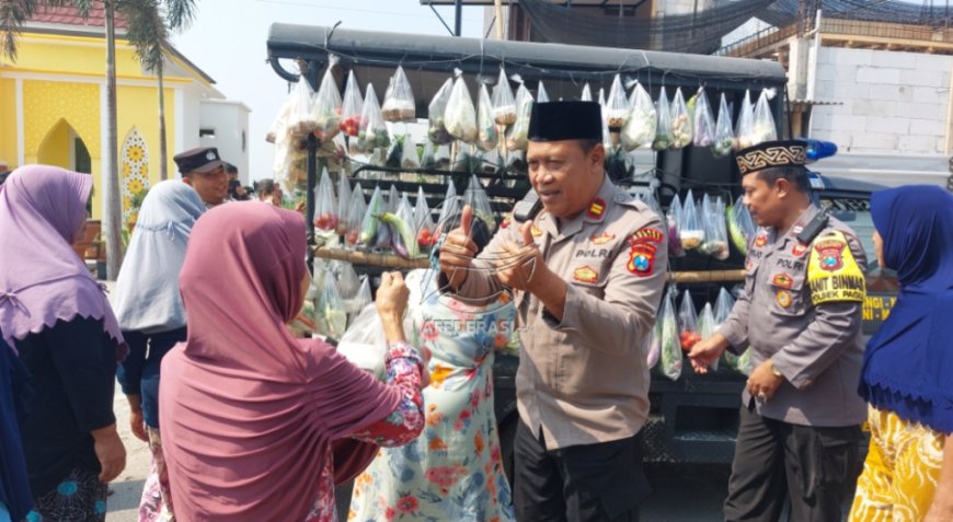 Mobil Patroli Polisi di Kediri Disulap Jadi Gerobak Sayur Gratis