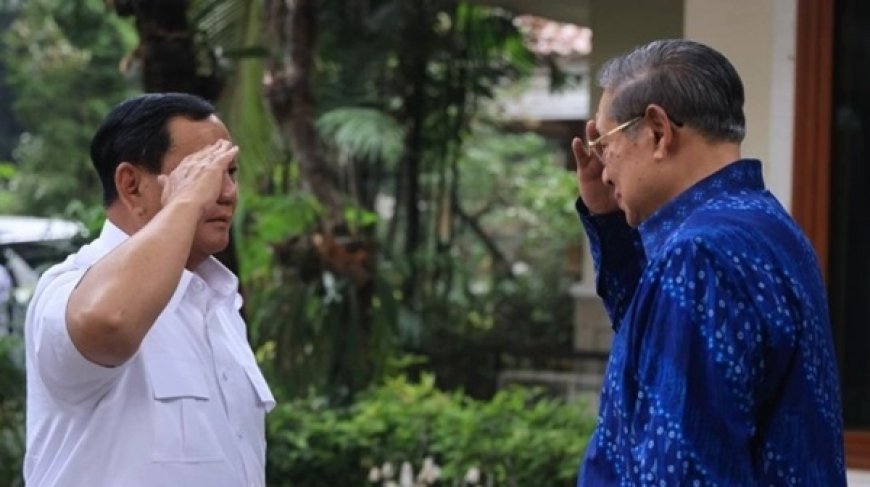 Prabowo Subianto Berikan Hormat kepada SBY Sebelum Mendaftar sebagai Capres