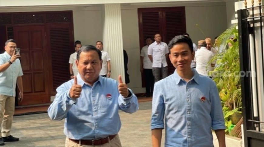 Gibran Rakabuming Raka Sambangi Prabowo Subianto Sebelum Pendaftaran Resmi di KPU RI