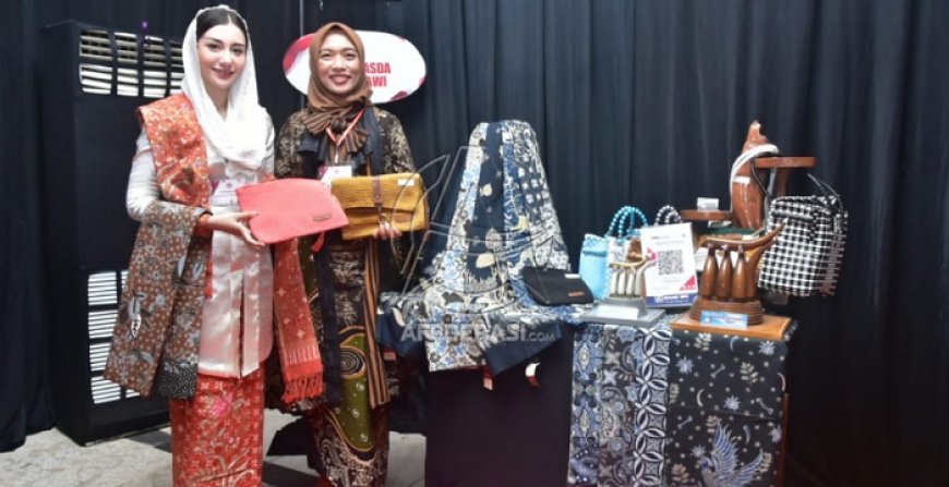 Ketua Dekranasda Novita Hardini Sambut Ibu Iriana Joko Widodo dengan Pameran Produk Unggulan Kabupaten Trenggalek