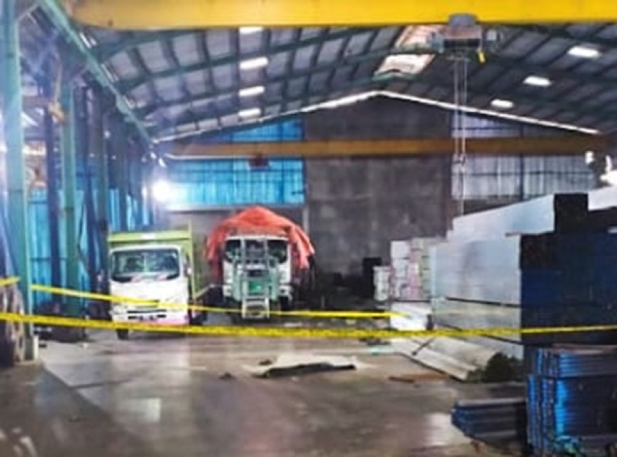 Perbaiki Atap Tanpa APD,  Pekerja di Gresik Tewas Jatuh