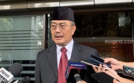 Jimly Asshiddiqie, Ketua MKMK, Menyikapi Kontroversi Rangkap Jabatan dan Kontroversi Putusan Mahkamah Konstitusi