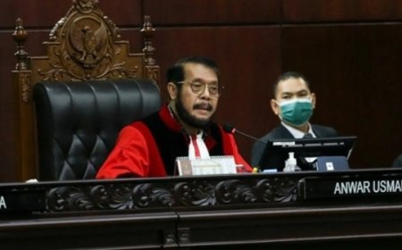 Kontroversi Ketidakhadiran Ketua Mahkamah Konstitusi dalam Rapat Permusyawaratan Hakim (RPH)