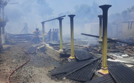 Kebakaran di Situbondo Menghancurkan Empat Rumah dan Toko