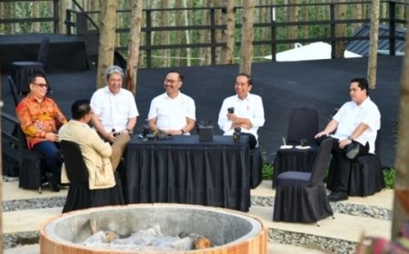 Presiden Jokowi Nikmati Pagi di IKN Bersama Menteri dan Tokoh Penting