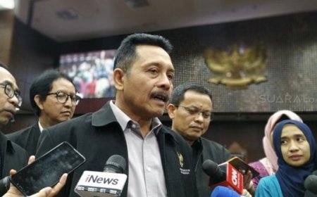 Perubahan Undang-Undang MK Dinilai Membuat Pengawasan Terhadap MK Tidak Efektif, I Dewa Gede Palguna Bicara dalam Sidang Etik
