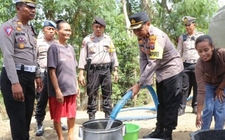 Polres Trenggalek Salurkan Bantuan Air Bersih di Tengah Kekeringan Ekstrim