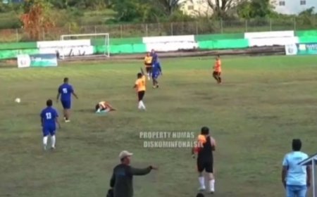 Tragedi di Lapangan Sepak Bola: Bupati Halmahera Selatan, Usman Sidik, Meninggal Dunia