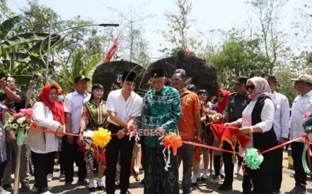 Bupati Trenggalek Resmikan Jembatan Bhinneka Tunggal Ika dan TPS 3R di Desa Banaran