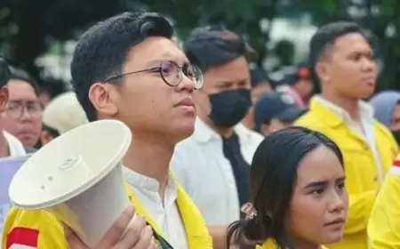 Ketua BEM UI, Melki Sedek Huang, Alami Intimidasi Pasca Penolakan Putusan MK: Ancaman dan Pengrusakan Privasi Keluarga