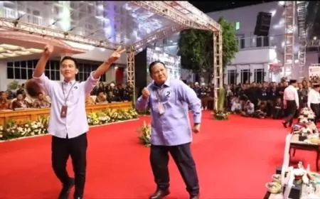 Prabowo Subianto Asyik Joget di Acara Pengundian Nomor Urut, Torehkan Momen Ceria dalam Pilpres 2024