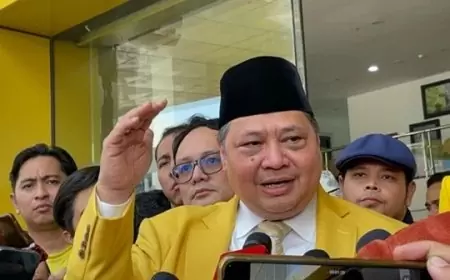 Perpindahan Kader Partai Golkar Jelang Pemilu 2024: Fenomena Seperti Bursa Transfer Pemain Sepak Bola