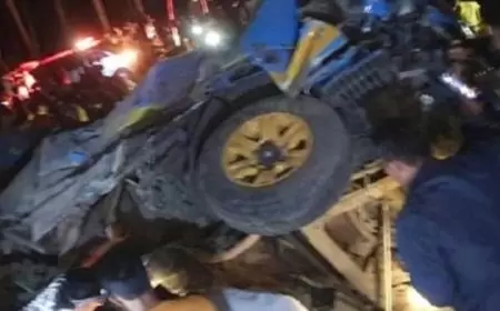 Tragedi Kecelakaan Maut di Lumajang: 11 Orang Tewas Tertabrak Kereta Api, Korban Dievakuasi ke RSUD dr. Haryoto