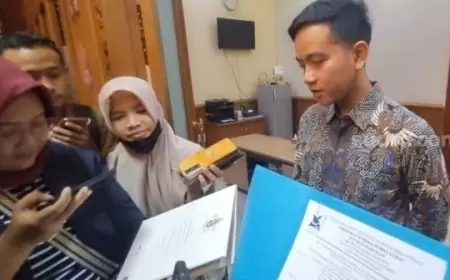Gibran Rakabuming Raka Bantah Tuduhan Ijazah Palsu, Ajak Media ke Solo