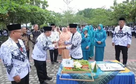 Bupati Asahan Pimpin Upacara Peringatan Hari Guru Nasional