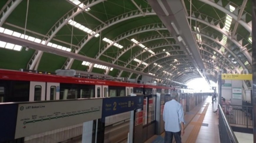 Perubahan Jadwal LRT Jabodetabek Menuai Keluhan Penumpang