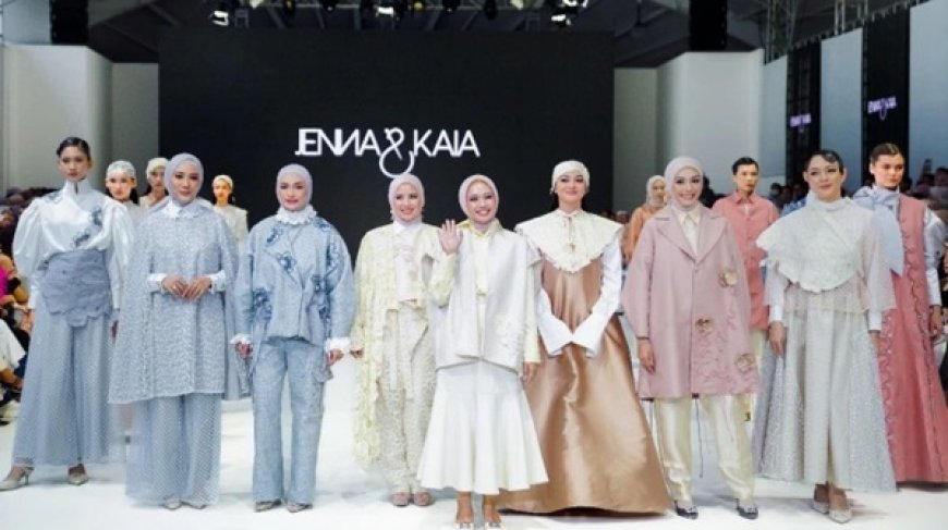 Jenna&Kaia Menjadi Sorotan di Jakarta Fashion Week 2024