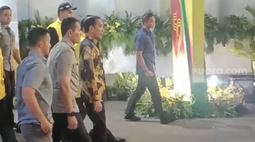 Jokowi Sapa Prabowo sebagai Calon Presiden dalam HUT ke-59 Partai Golkar