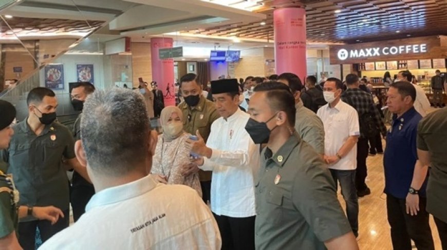 Presiden Jokowi dan Ganjar Pranowo Kunjungi Doni Monardo yang Sedang Sakit di Rumah Sakit