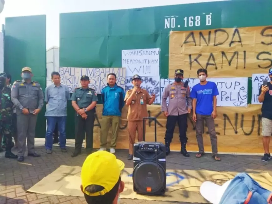 Timbulkan Pencemaran Udara Dan Bau menyengat, DLH Gresik Hentikan Produksi Pabrik Batako PT.LI