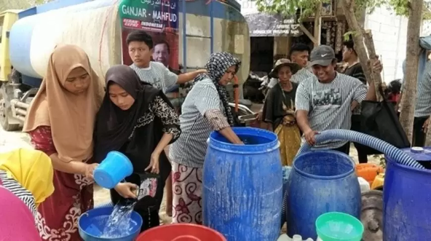 Ganjar Milenial Center (GMC) Berikan Bantuan Air Bersih untuk Atasi Kekeringan Ekstrem di Sampang, Jawa Timur