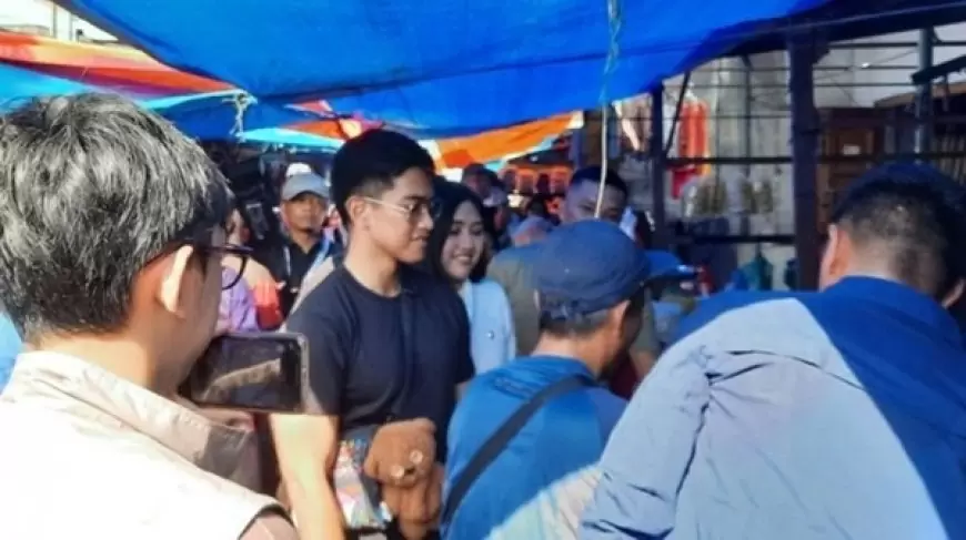 Kaesang Pangarep Blusukan di Pasar Sei Kambing, Medan, dalam Safari Politik PSI