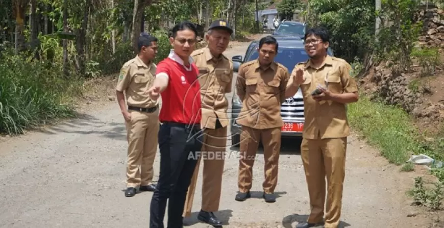 Bupati Arifin Tinjau Pembangunan Jalan Simpang Lima Kasrepan-Sukokidul, Kecamatan Pule