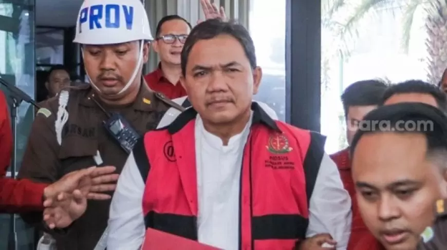Penyidik Jampidsus Sita Aset Anggota III BPK Achsanul Qosasi Terkait Kasus Korupsi BTS Kominfo
