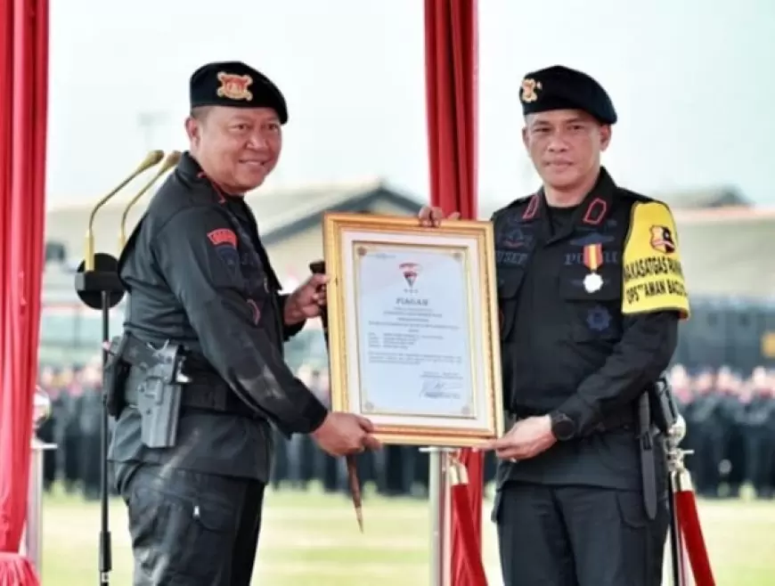 Wakapolda Jatim Brigjen Yusep Diangkat Jadi Warga Kehormatan Brimob