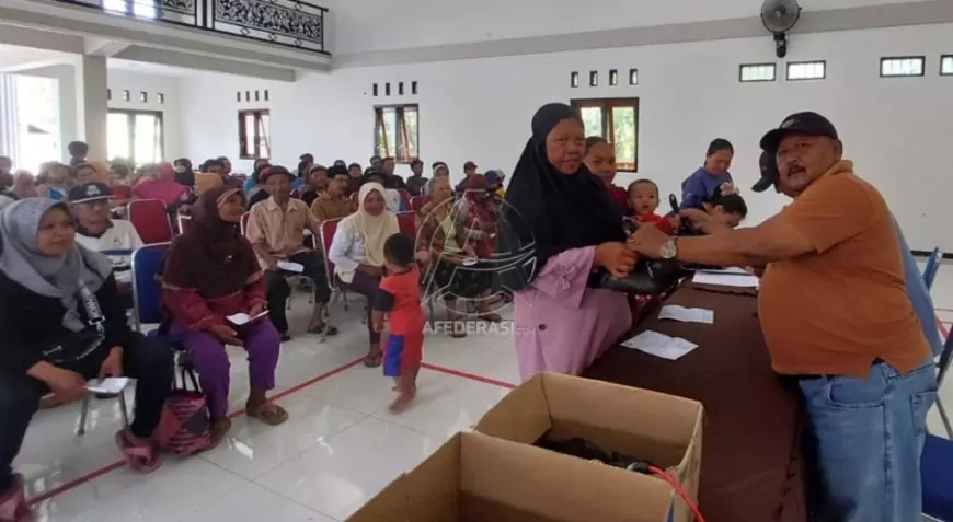 Bantuan 2,5 Ton Gula dari PT Perkebunan Nusantara X TS Cluster Dhoho Disalurkan ke Ratusan Warga Desa Ploso Kidul, Kediri