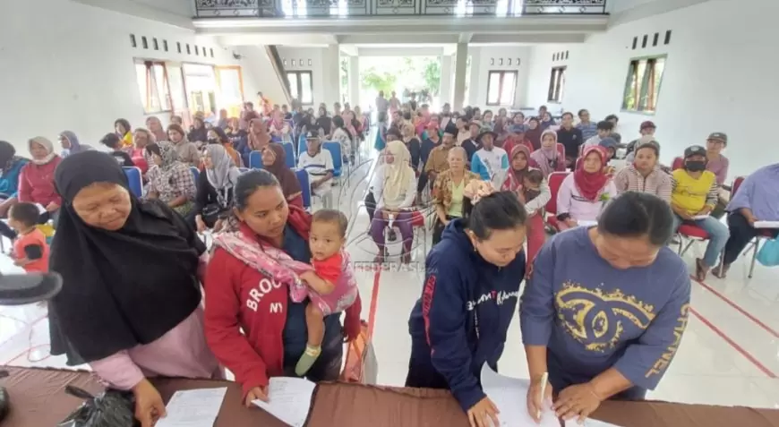 Bantuan 2,5 Ton Gula dari PT Perkebunan Nusantara X TS Cluster Dhoho Disalurkan ke Ratusan Warga Desa Ploso Kidul, Kediri