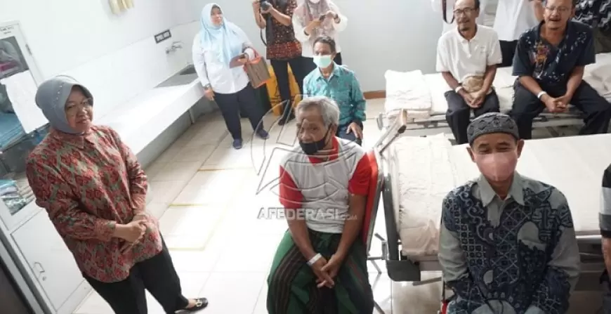Kementerian Sosial Tinjau Bakti Sosial Operasi Katarak di RSUD dr Iskak Tulungagung