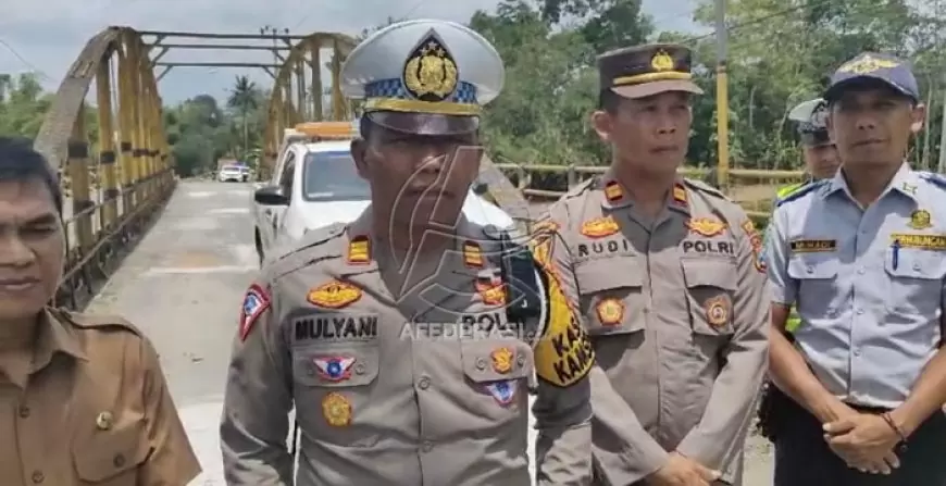 Jembatan Plengkung di Desa Bendorejo, Trenggalek Kembali Dibuka untuk Kendaraan Roda Empat Setelah Perbaikan