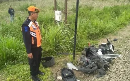 Kecelakaan di Perlintasan Kereta Api Tulungagung, Sepeda Motor Remuk Tertabrak KA Kertanegara