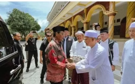 Mahfud MD Sambangi Pondok Pesantren Salafiyah Syafi'iyah: Silaturahmi dan Doa Restu Tanpa Ajakan Dukungan Politik