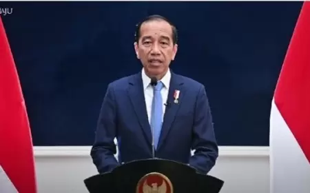 Presiden Jokowi Lantik Ridwan Mansyur sebagai Hakim MK RI dan Marthinus Hukom sebagai Kepala BNN