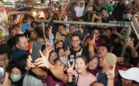 Anies Baswedan Dorong Pembentukan Koperasi sebagai Solusi Keluhan Pedagang di Pasar Pagi Angso Duo, Jambi