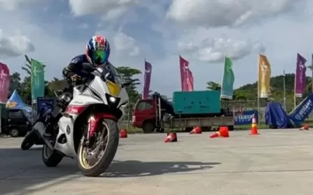 Mengaspal di Mandalika: Yamaha Riding Academy Berikan Pengalaman Seru dengan All New R15 Connected Series