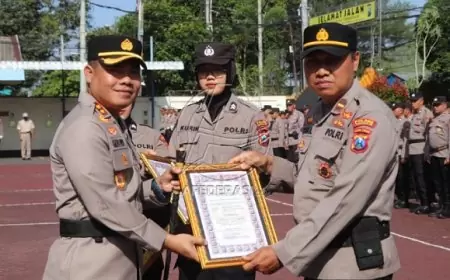 Empat Anggota Satreskrim Polres Trenggalek, Raih Penghargaan dalam Mengungkap Penipuan Online