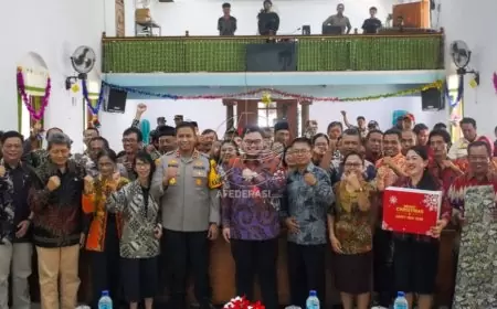 Kunjungi GKJW Sambirejo, Pendeta Suwito Bersyukur Terima Kado Natal dari Mas Dhito