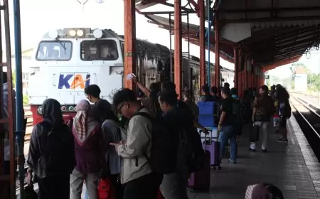 Antusiasme Masyarakat Terhadap Moda Transportasi Kereta Api Meningkat saat Masa Libur Natal dan Tahun Baru 2024