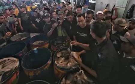 Dengar Keluhan Nelayan dan Buruh Pelabuhan Niaga Bronjong, Anies Berjanji Perbaiki Tata Niaga demi Kesejahteraan Nelayan