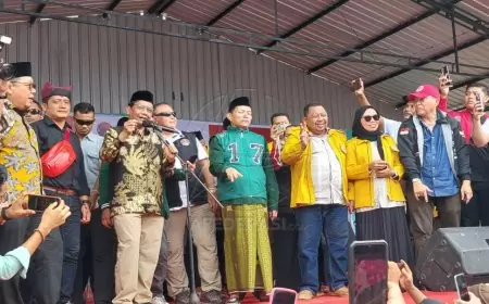 Cawapres Mahfud Disambut Puluhan Ribu Massa di Banyuwangi