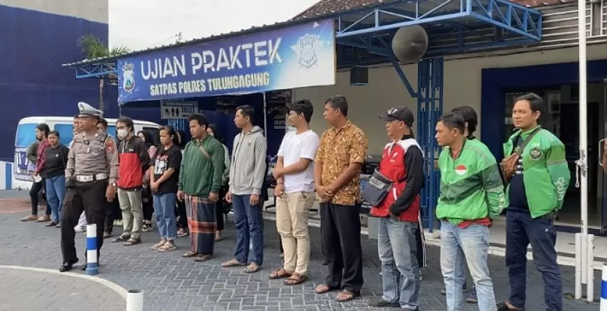 Puluhan Driver Ojek Online di Tulungagung Manfaatkan Program "Nasi Tiwul" untuk Mempermudah Ujian Praktik SIM