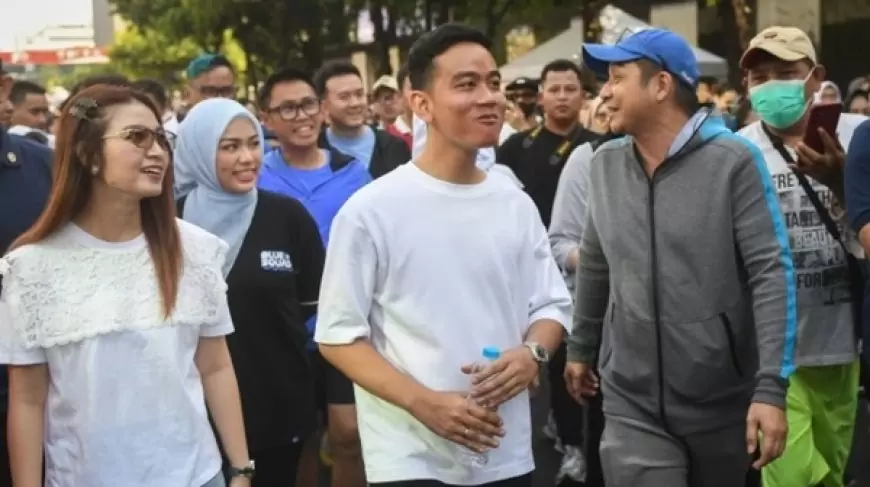 Strategi Gibran dan Selvi: Memikat Hati Pemilih dengan Pembagian Susu dan Buku Gratis