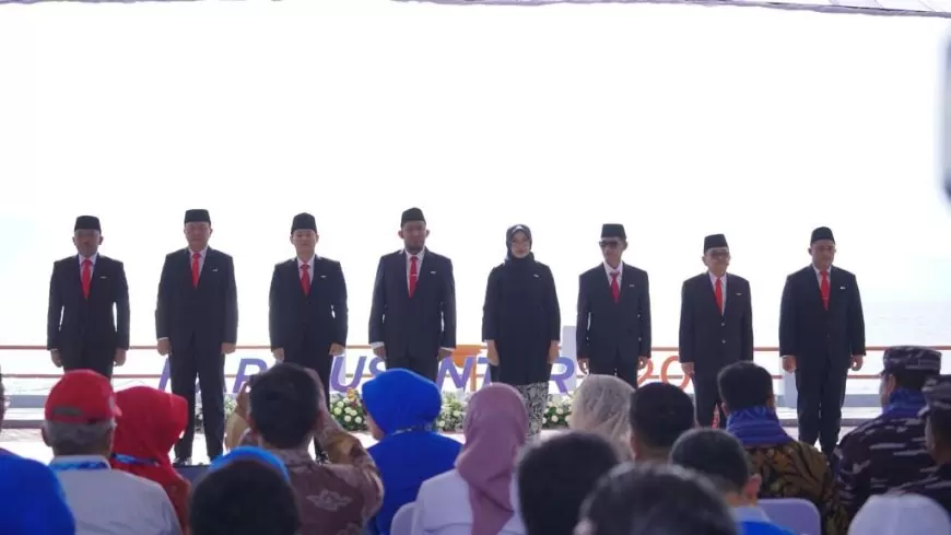 Bupati Trenggalek Terima Penghargaan dari Presiden RI atas Kontribusi Kelautan