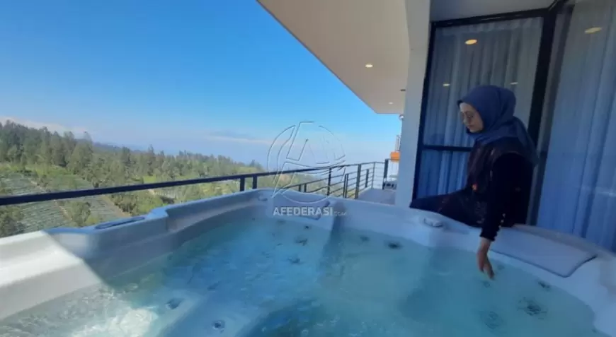 Glamping Unik Plus Jacuzzi dengan View Lereng Bromo, Cocok Buat Liburan Akhir Tahun