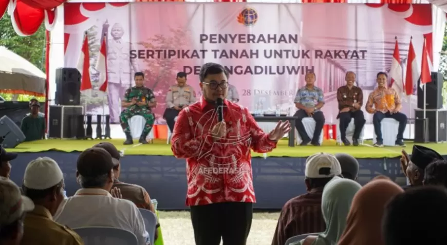 Jadi Penerima Sertifikat PTSL Terbanyak, Masyarakat Desa Ngadiluwih Terima 1.200 Sertifikat